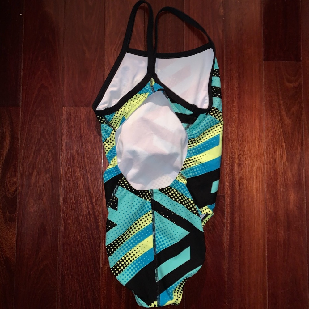 Nike Women's One Piece - Picture 2 of 2